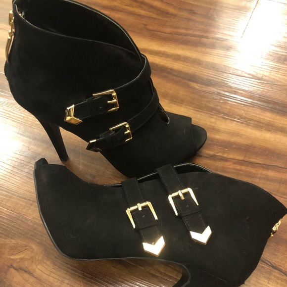 Heels - Picture 6 of 6